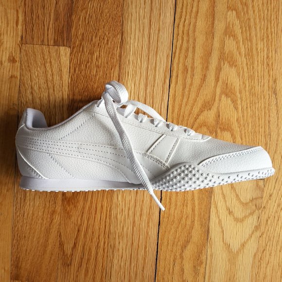 [SOLD] NWT Puma Bella Low Top Sneakers Classic White Athletic Running Shoes - Picture 5 of 14
